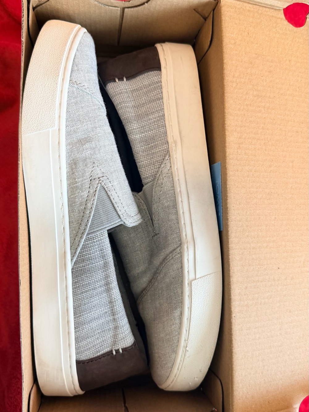 Toms Men’s Slip-On Loafers in Light Gray Canvas - Picture 2 of 6